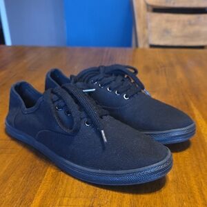 Universal Thread Lunea Vulcanized canvas sneakers Sz 9